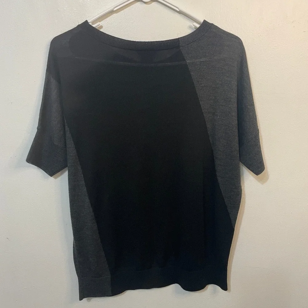Ann Taylor‎ Colorblock Knit Top Short Sleeve Women's M Black Grey